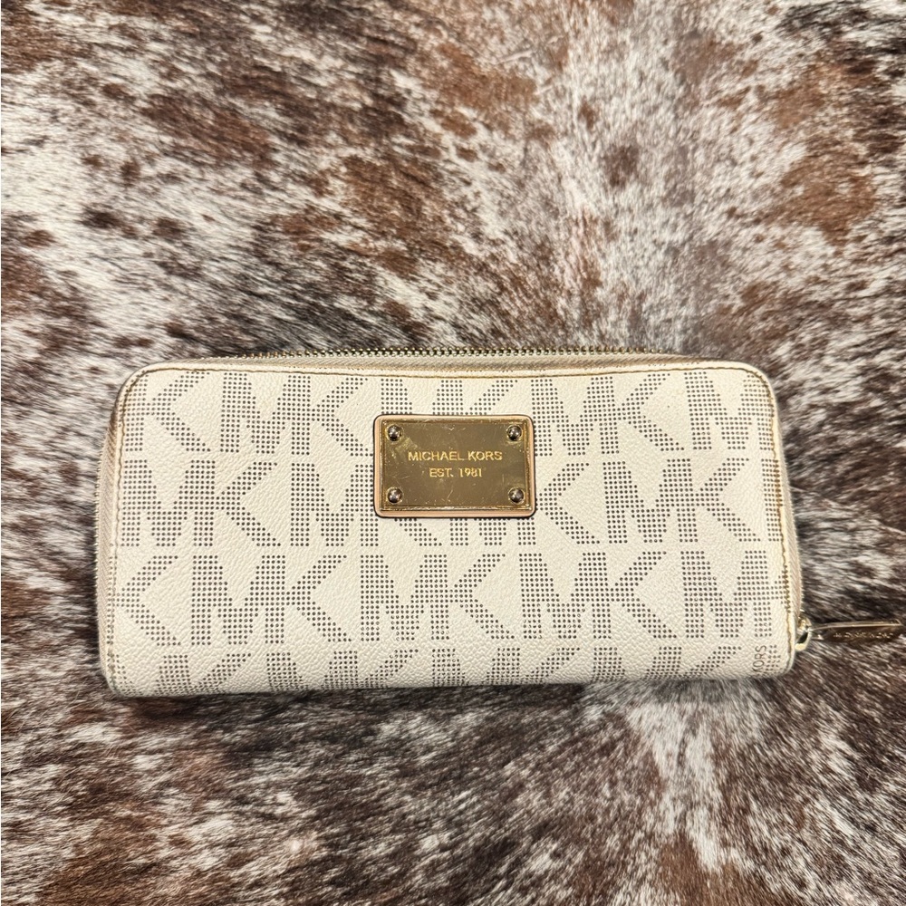 Michael Kors Cream and Tan Tote Bag Set - Picture 5 of 13